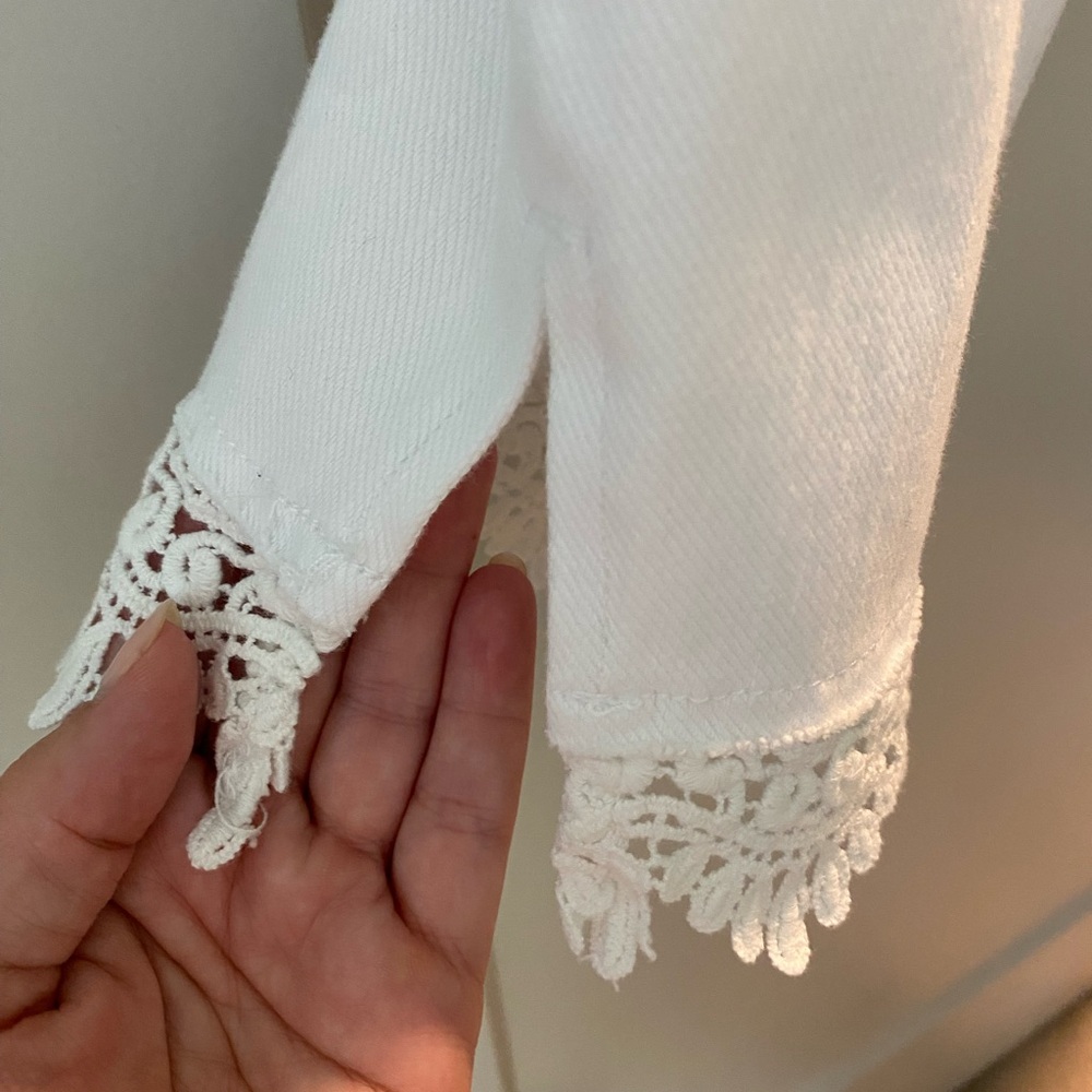 Chic white Cropped Pants - Picture 3 of 11